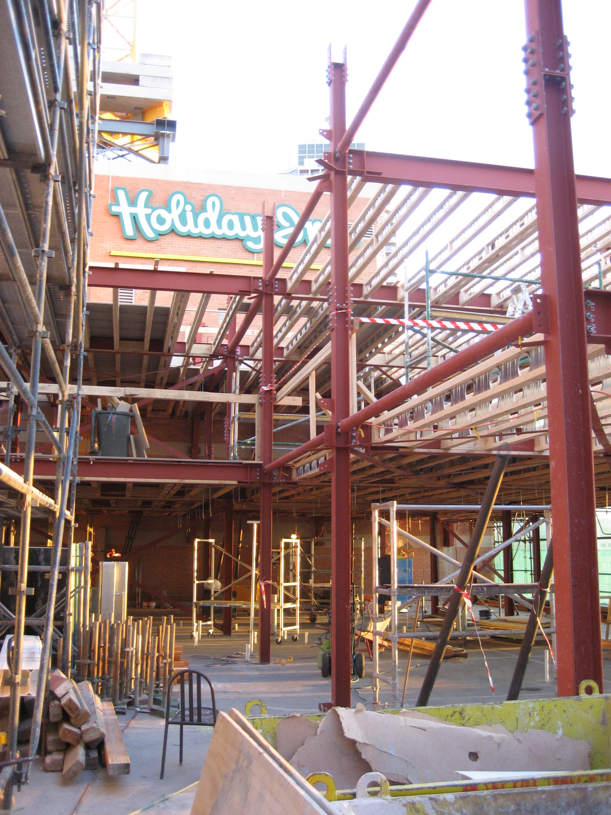 VERTICAL ADDITION - Holiday Inn Darling Harbour, Sydney - Tecbuild Systems